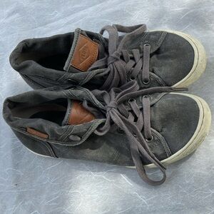 women’s size 8 PLDM Palladium shoes - euro 38